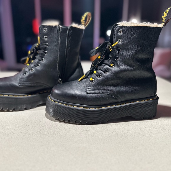 Jaden boot leather faux fur lined platform size 9 (used) - Picture 5 of 6